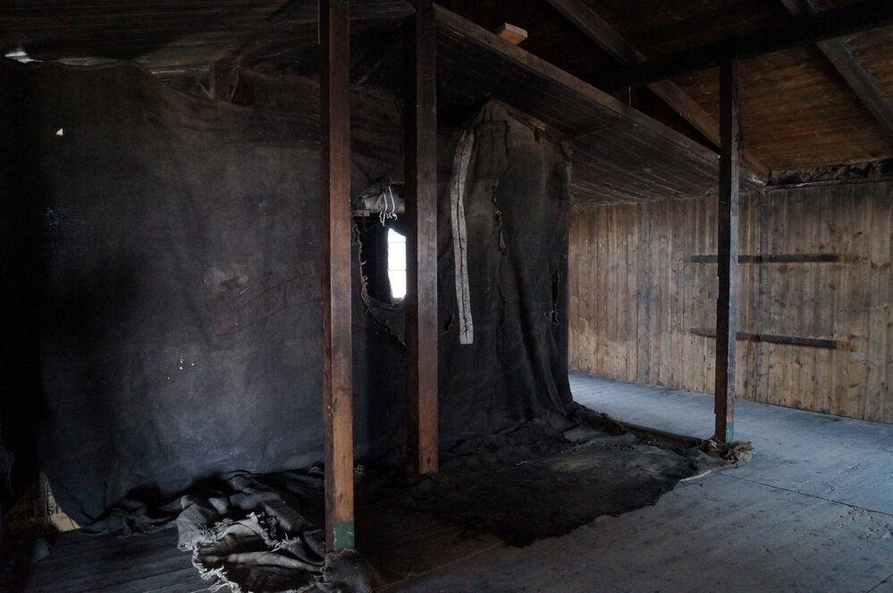 2014-15 Scott's 'Discovery' hut before artefact repopulation, Main Space