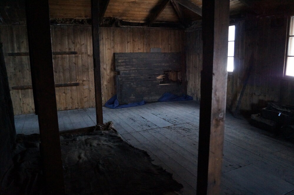 2014-15 Scott's 'Discovery' hut before artefact repopulation, Main Space