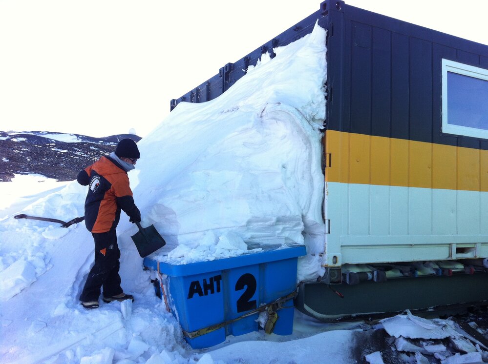 2014-15 Hut Point snow removal, clearing workshop containers