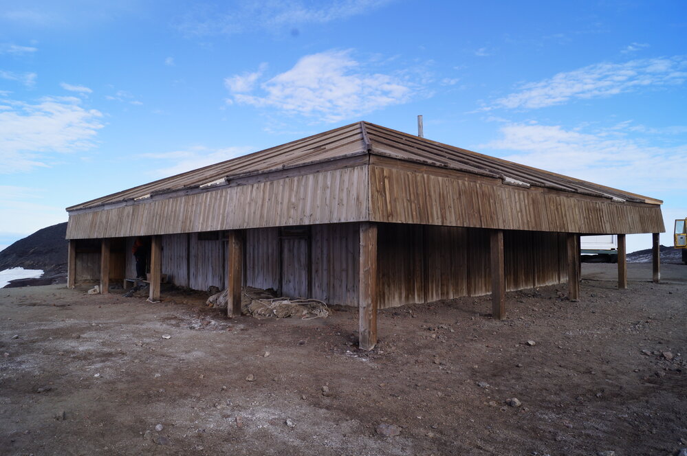2014-15 Scott's 'Discovery' hut, South and East elevation