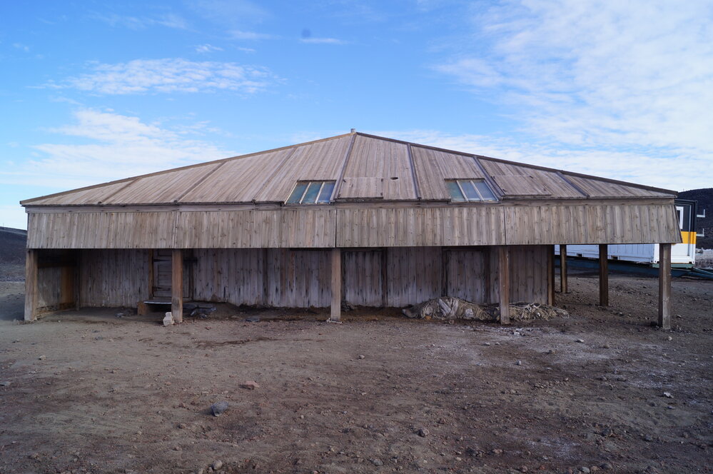 2014-15 Scott's 'Discovery' hut, South elevation
