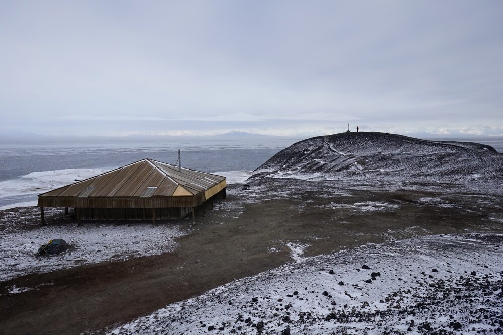 2014-15 Scott's 'Discovery' hut and Vince's Cross