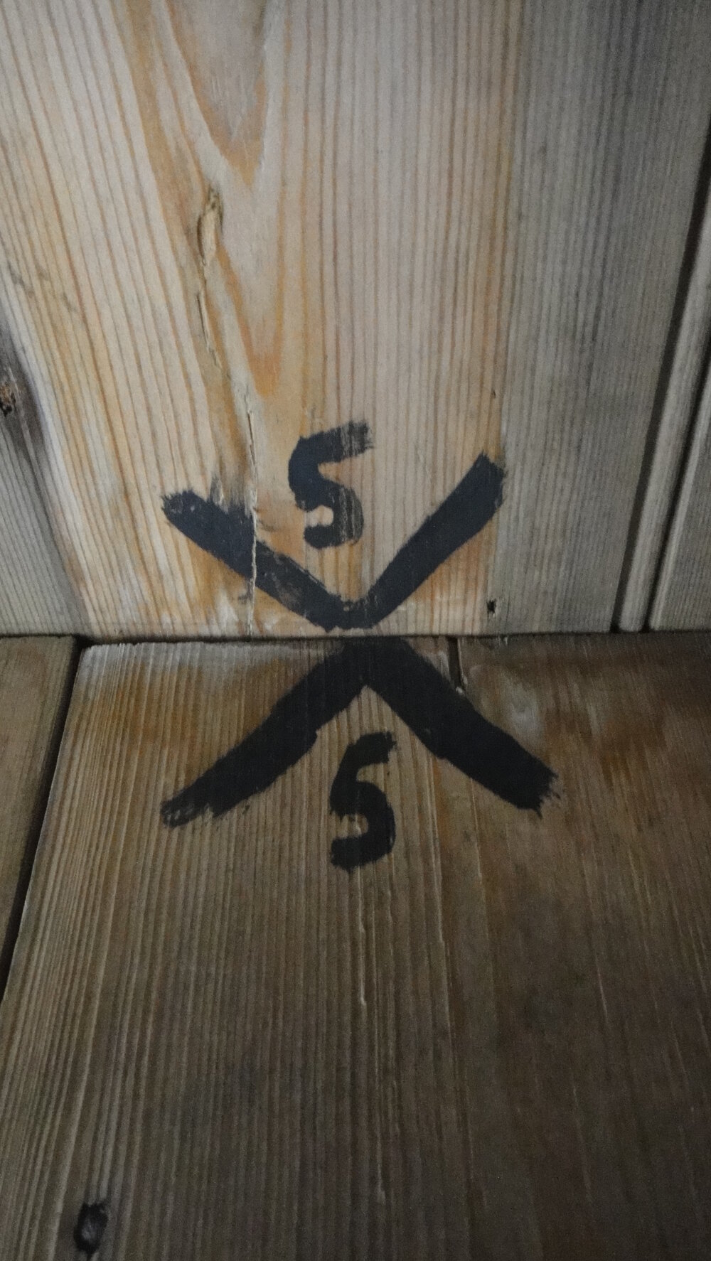 2014-15 Scott's 'Discovery' hut, interior timber detail