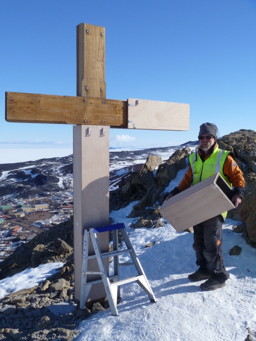 2014-15 AHT's Al Fastier testing Observation Hill Cross protective cover