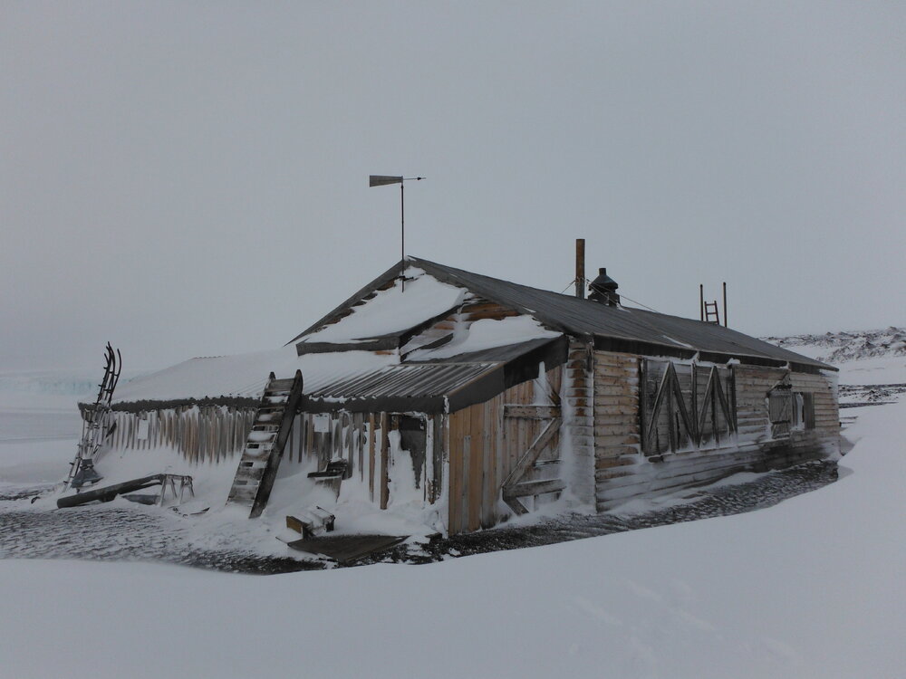 2014-15 Scott's 'Terra Nova' hut after a blizzard (007)