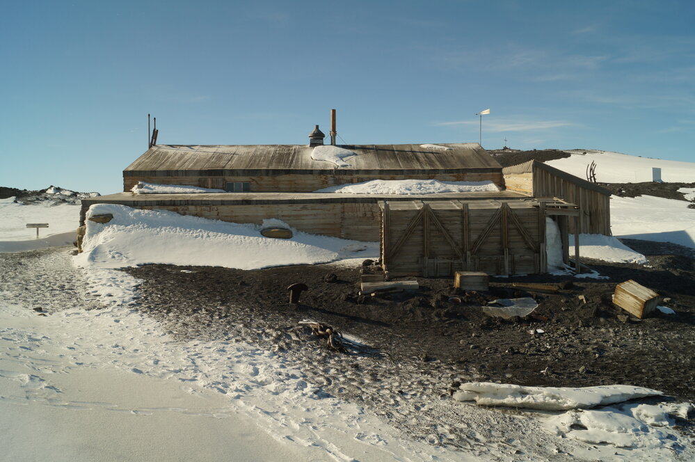 2014-15 Scott's 'Terra Nova' hut inspection, exterior (001)
