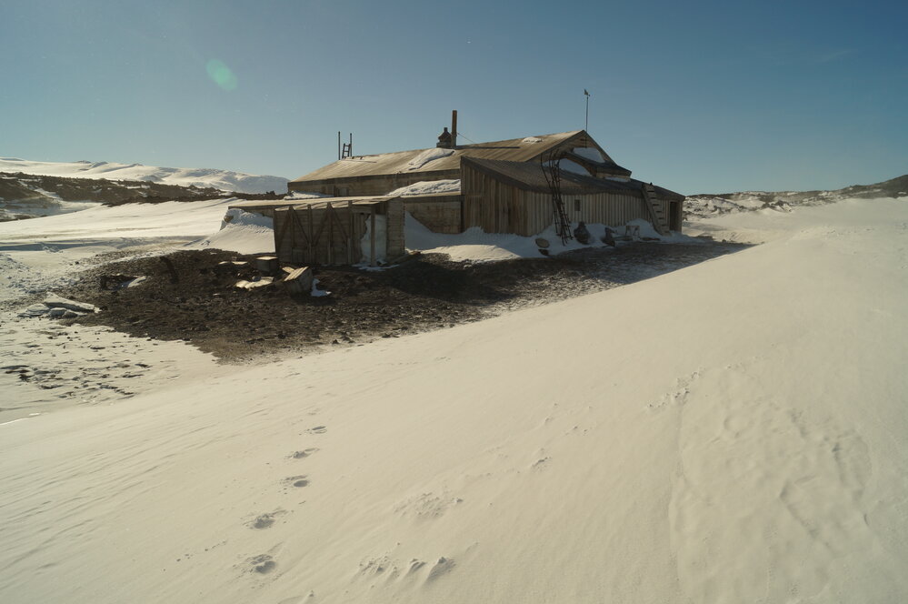 2014-15 Scott's 'Terra Nova' hut inspection, exterior (002)
