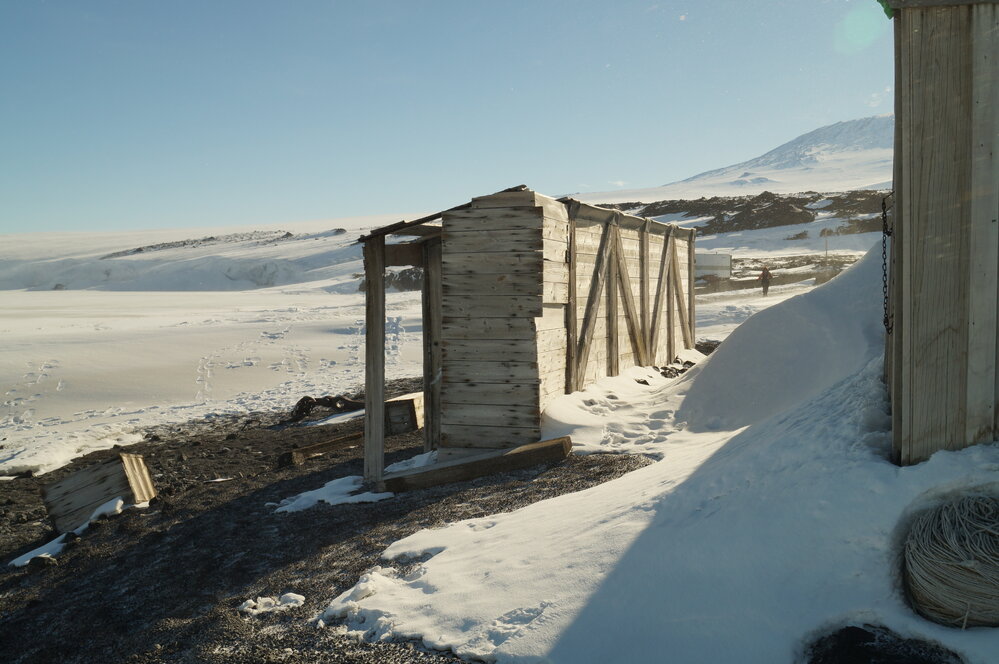 2014-15 Scott's 'Terra Nova' hut inspection, exterior (004)