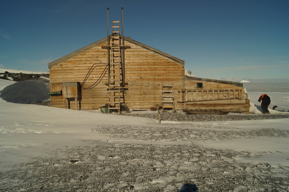 2014-15 Scott's 'Terra Nova' hut inspection, exterior (011)