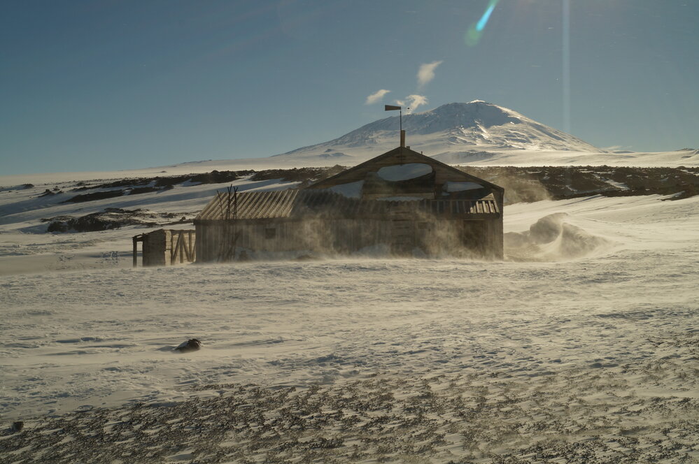 2014-15 Scott's 'Terra Nova' hut inspection, exterior (016)
