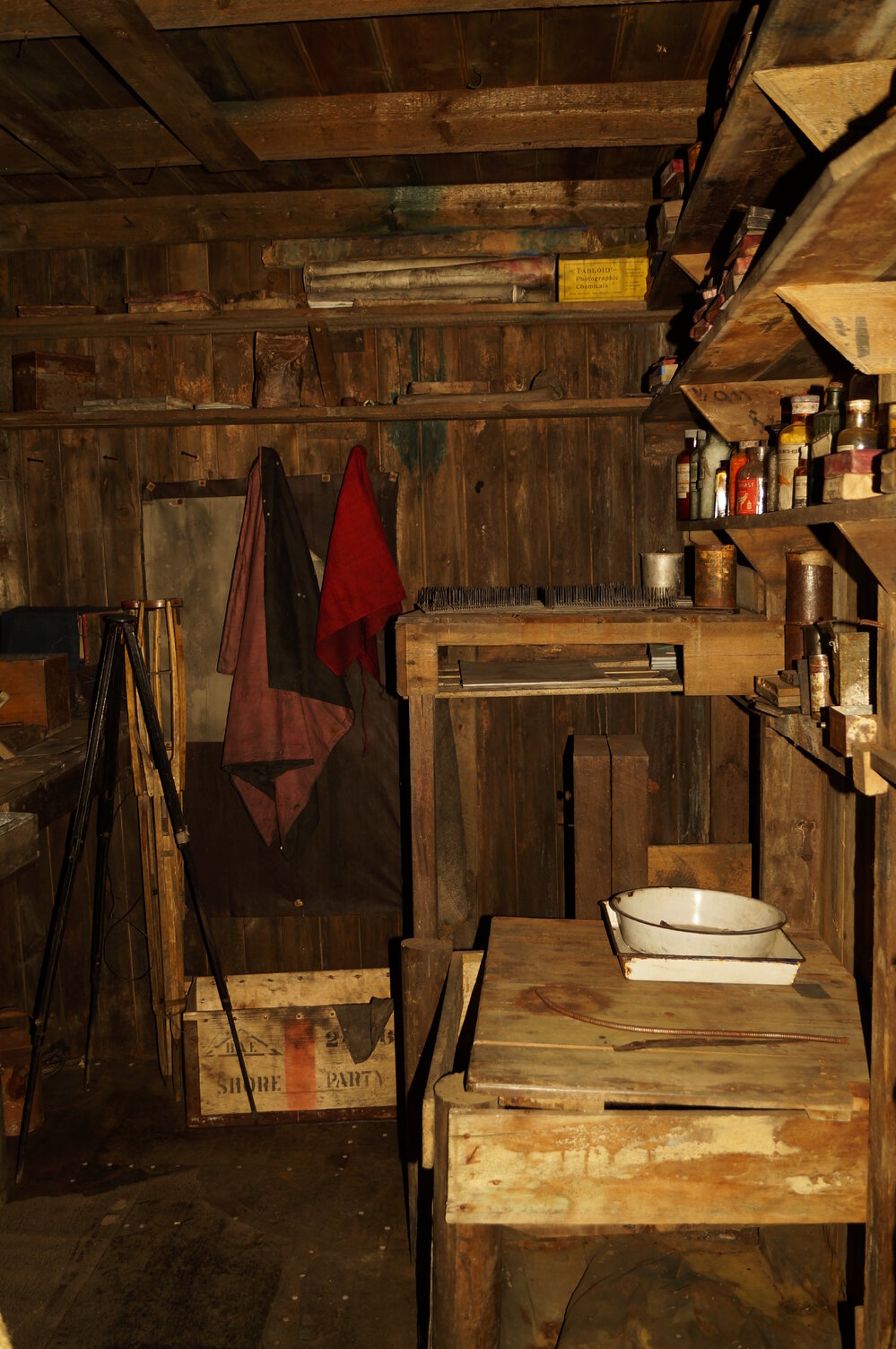 2014-15 Scott's 'Terra Nova' hut inspection, interior (001)