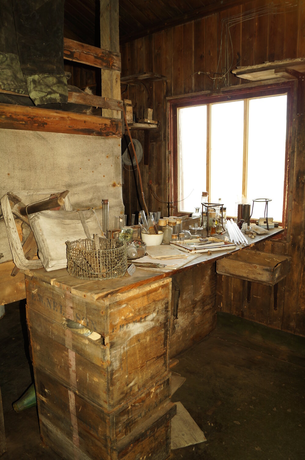 2014-15 Scott's 'Terra Nova' hut inspection, interior (009)