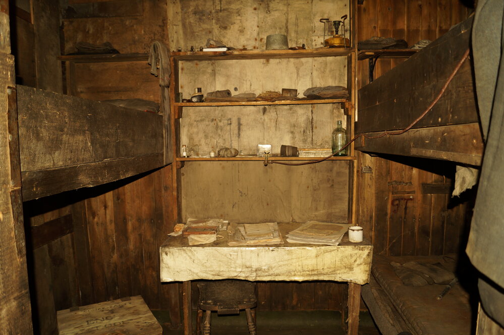 2014-15 Scott's 'Terra Nova' hut inspection, interior (015)