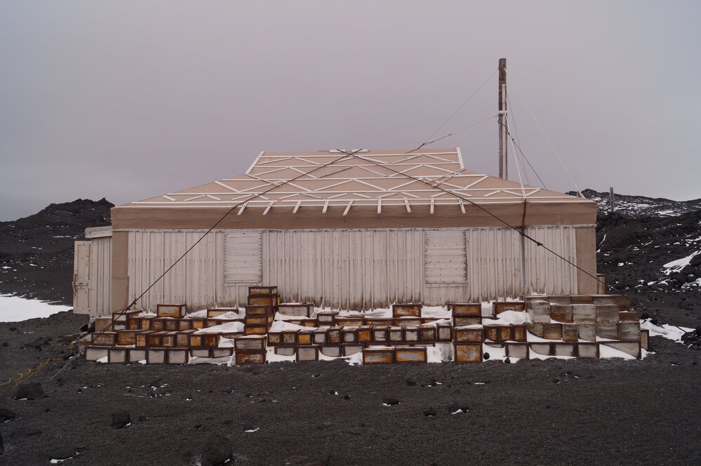 2014-15 Shackleton's 'Nimrod' hut inspection, exterior (010)