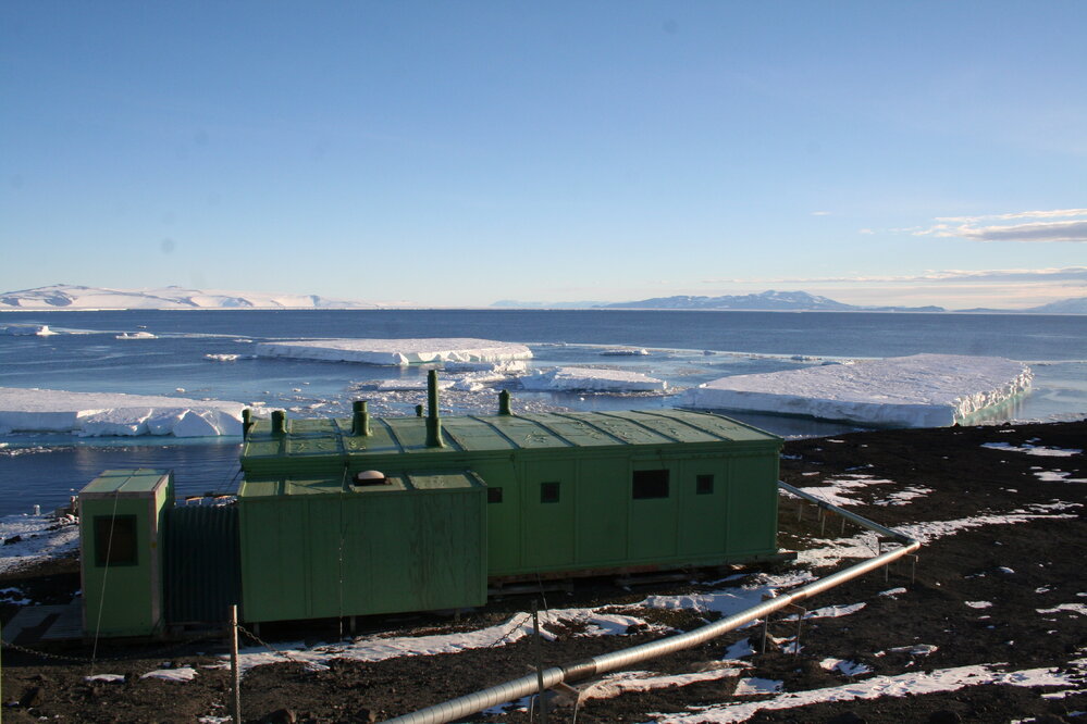 2014-15 Hillary's TAE/IGY hut, Scott Base