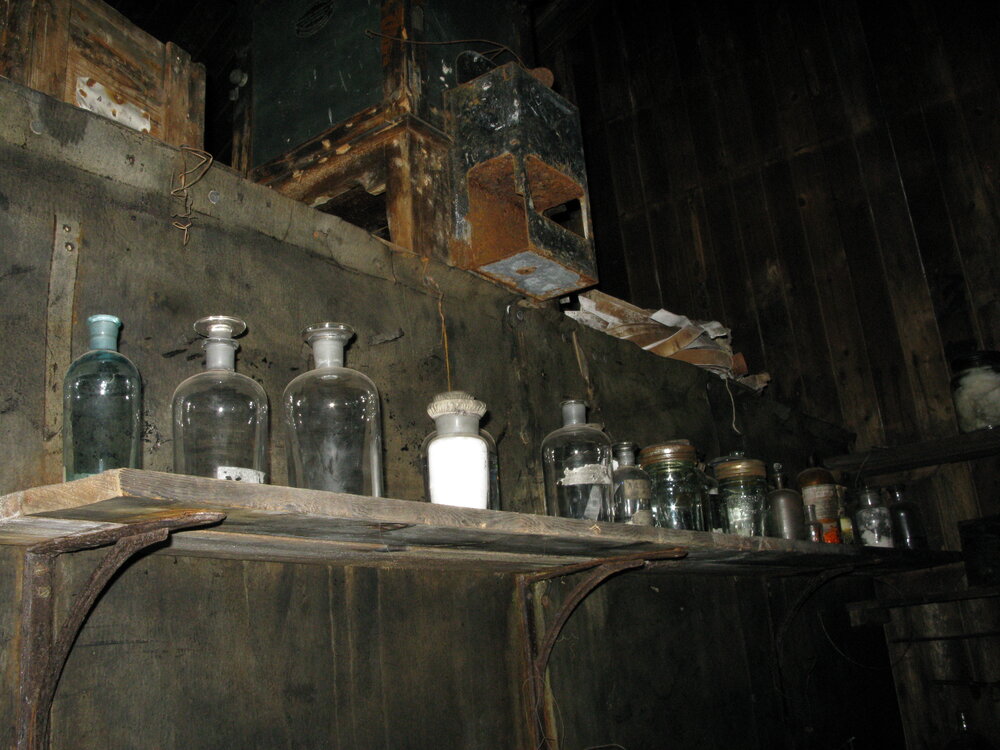 2010-11 Physical Laboratory inside Scott's 'Terra Nova' hut, Cape Evans (005)