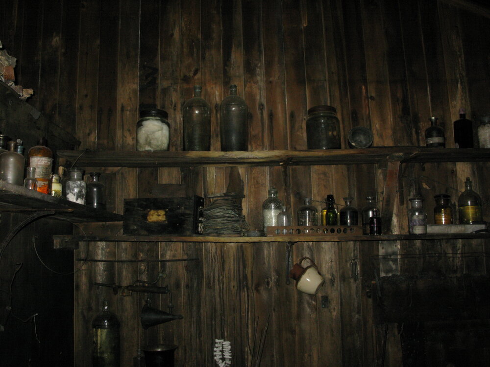 2010-11 Physical Laboratory inside Scott's 'Terra Nova' hut, Cape Evans (006)