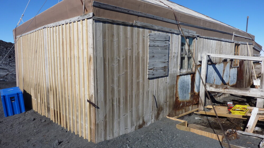 2010-11 North-East corner of Shackleton's 'Nimrod' hut, Cape Royds (003)