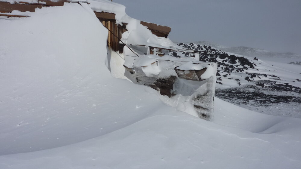 2010-11 Snow build-up outside Shackleton's 'Nimrod' hut, Cape Royds (003)