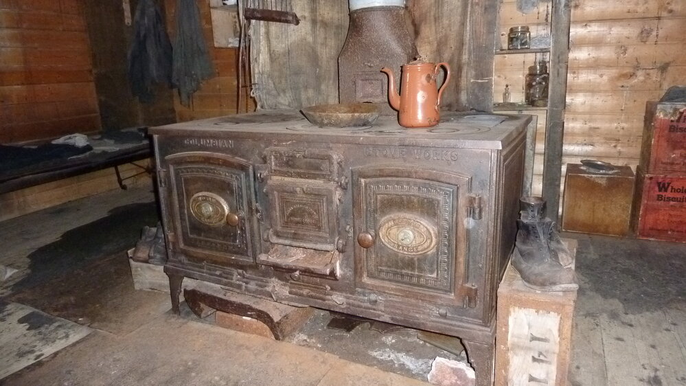 2010-11 Mrs Sam Stove inside Shackleton's 'Nimrod' hut