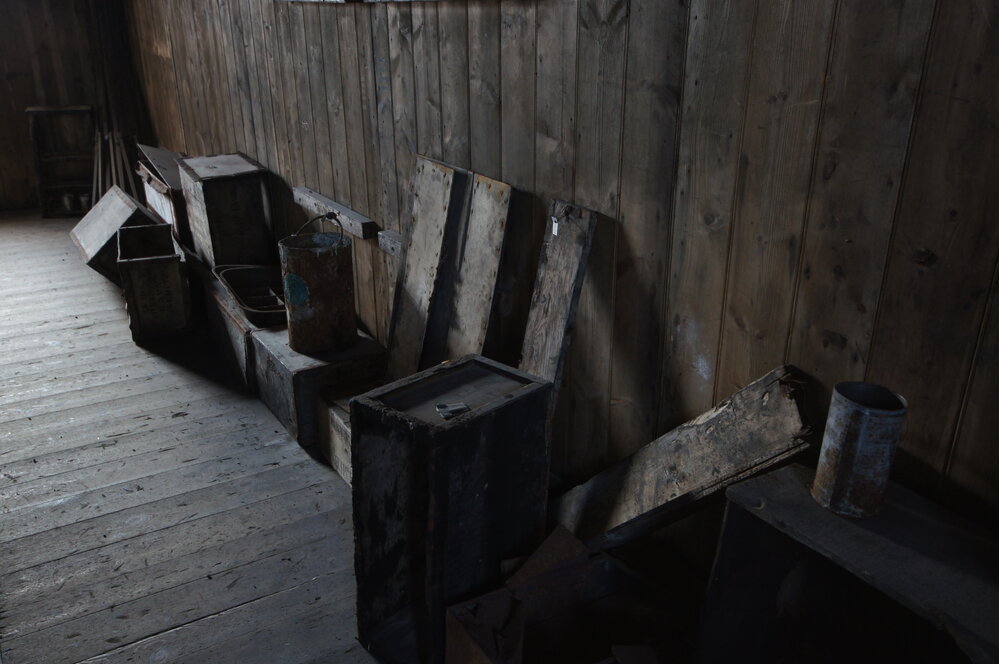 Main space east wall, Scott's 'Discovery' hut