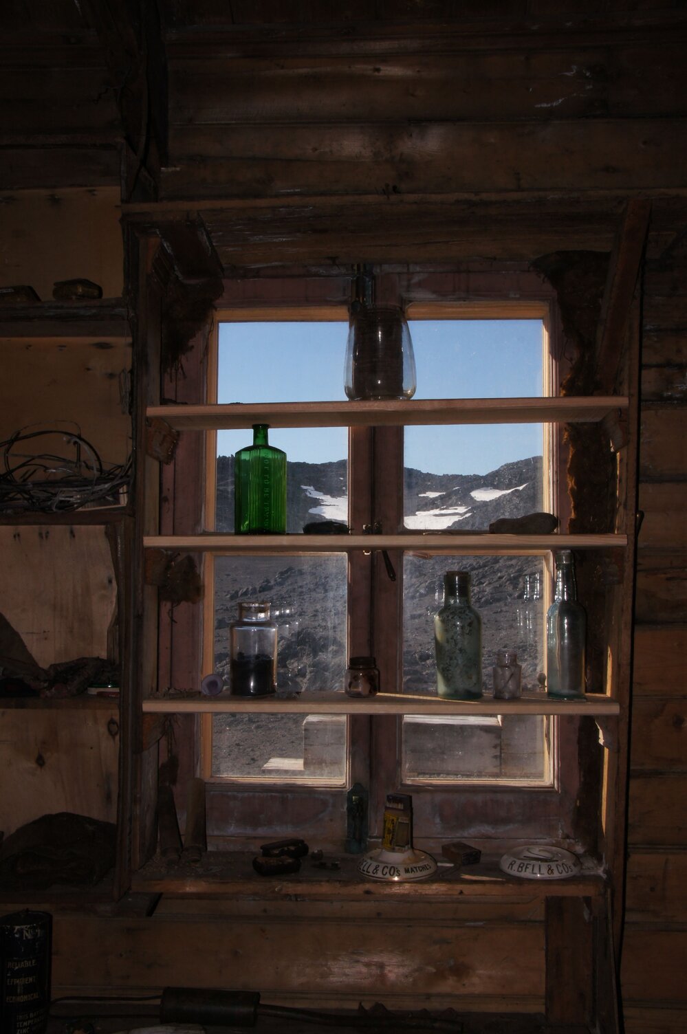 Window, Shackleton's 'Nimrod' hut (001)