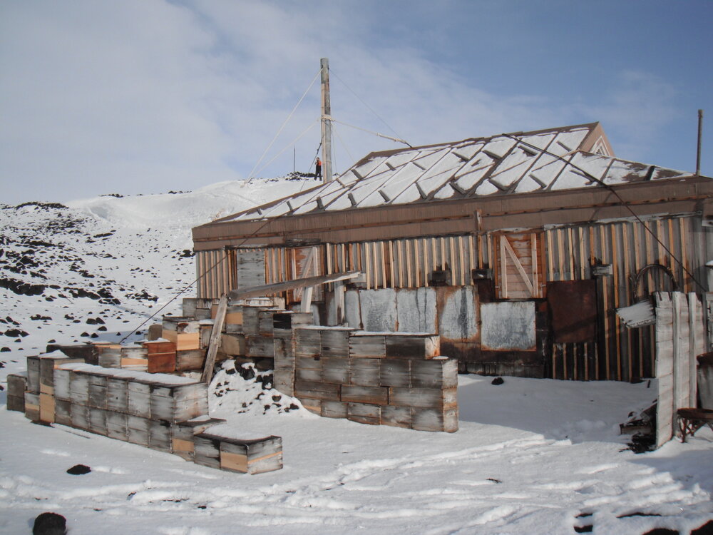 North elevation, Shackleton's 'Nimrod' hut (004)