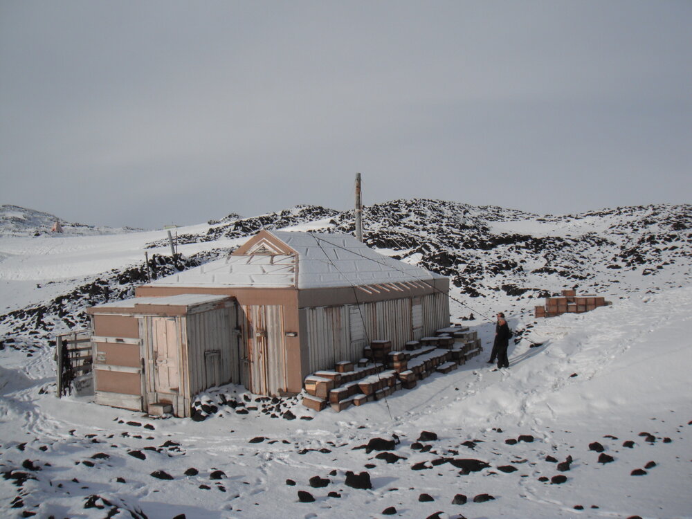 Southwest elevation, Shackleton's 'Nimrod' hut (001)