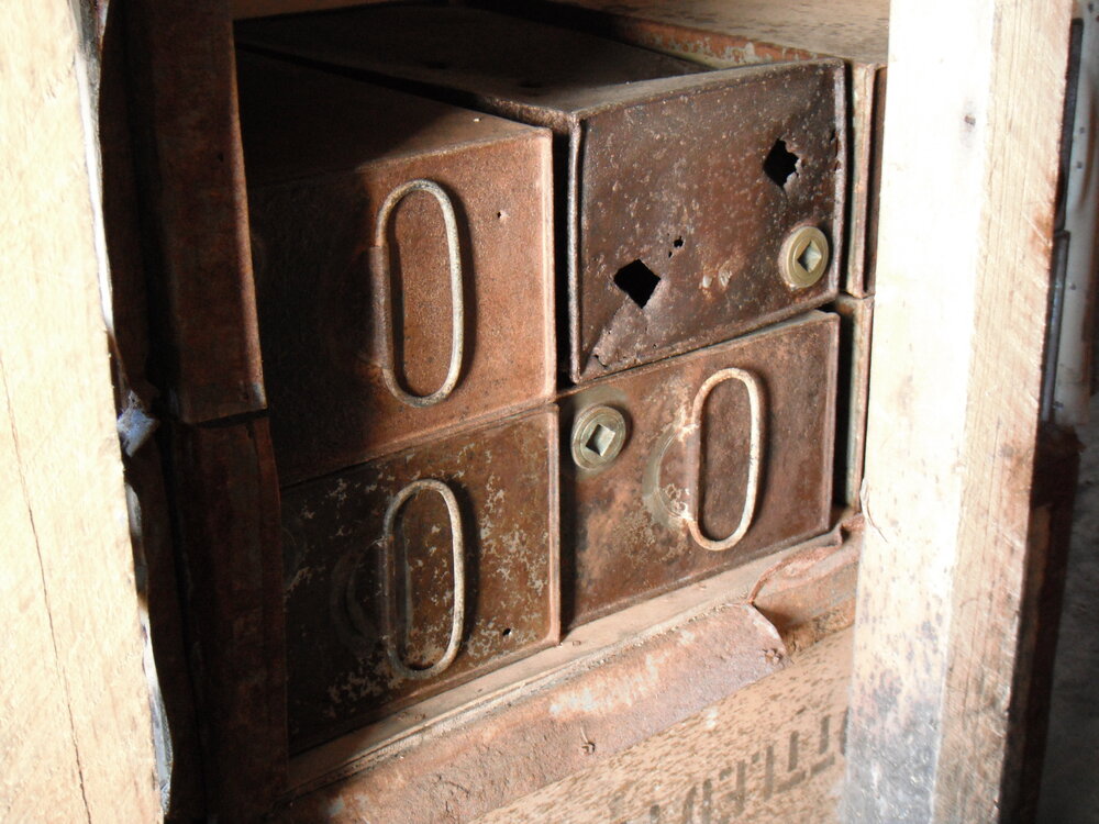 Fuel tins, Shackleton's 'Nimrod' hut (001)