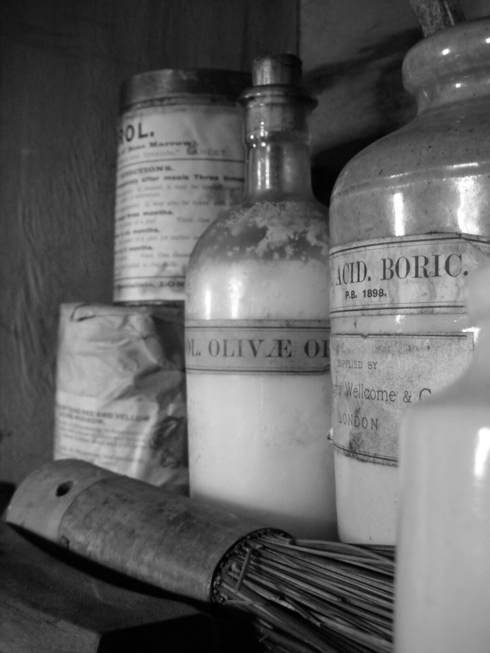 Medicinal Artefacts, Shackleton's 'Nimrod' hut