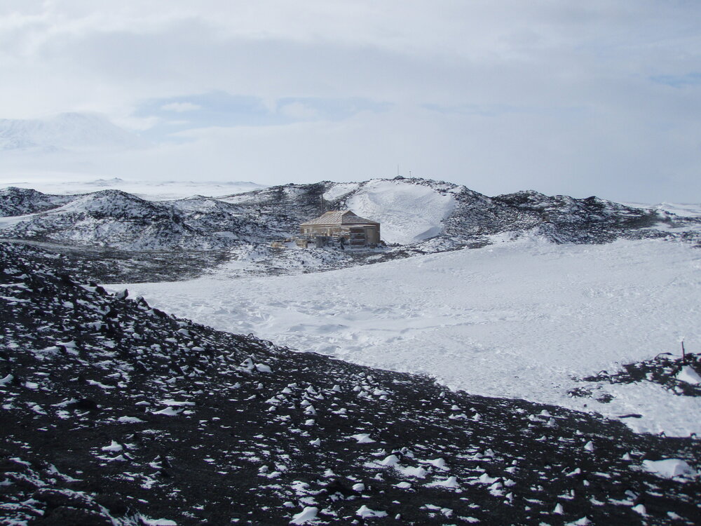 Shackleton's 'Nimrod' hut at Cape Royds (001)