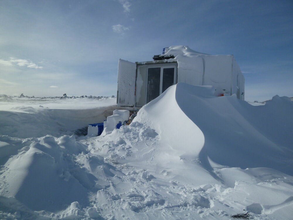 Snow build-up at Cape Evans (003)
