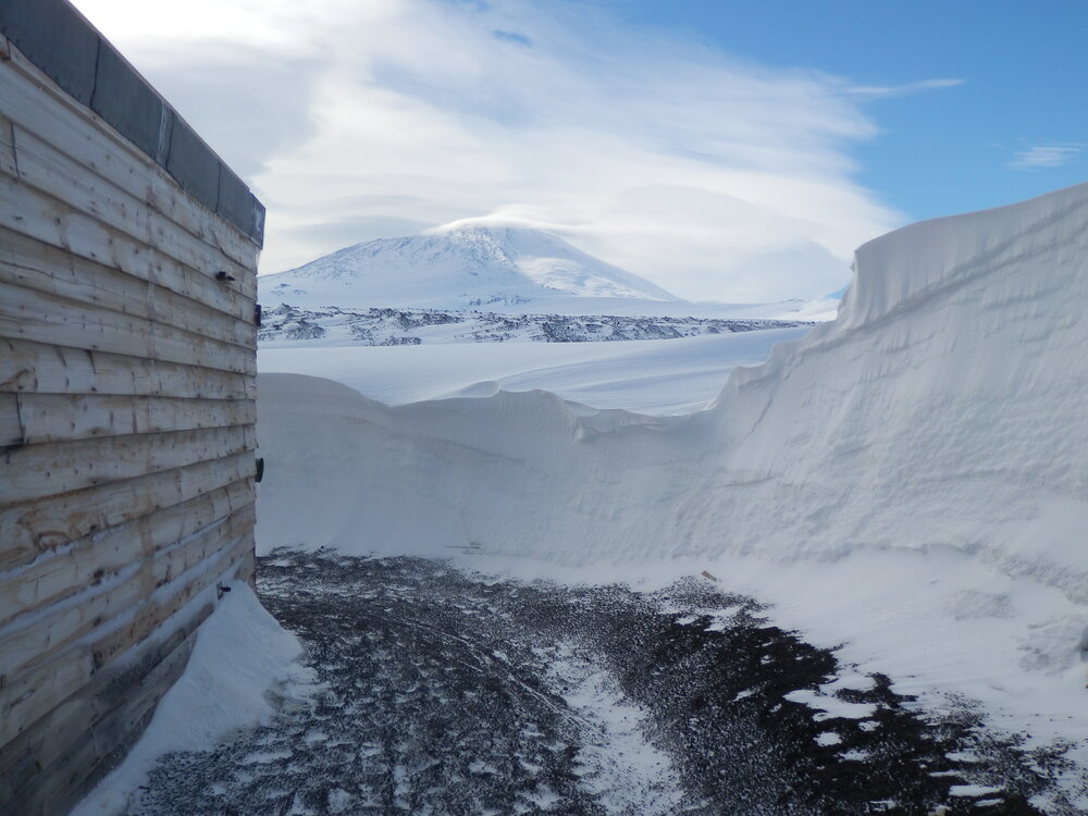 South side of Scott's 'Terra Nova' hut and snow wall (001)
