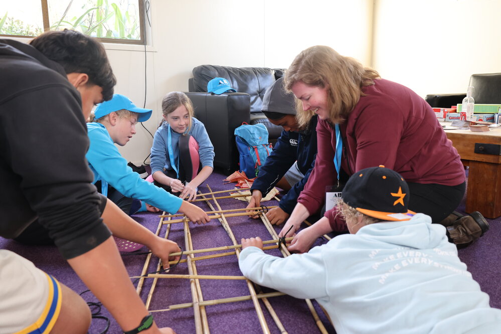 Young Inspiring Explorers construct a sledge (004)