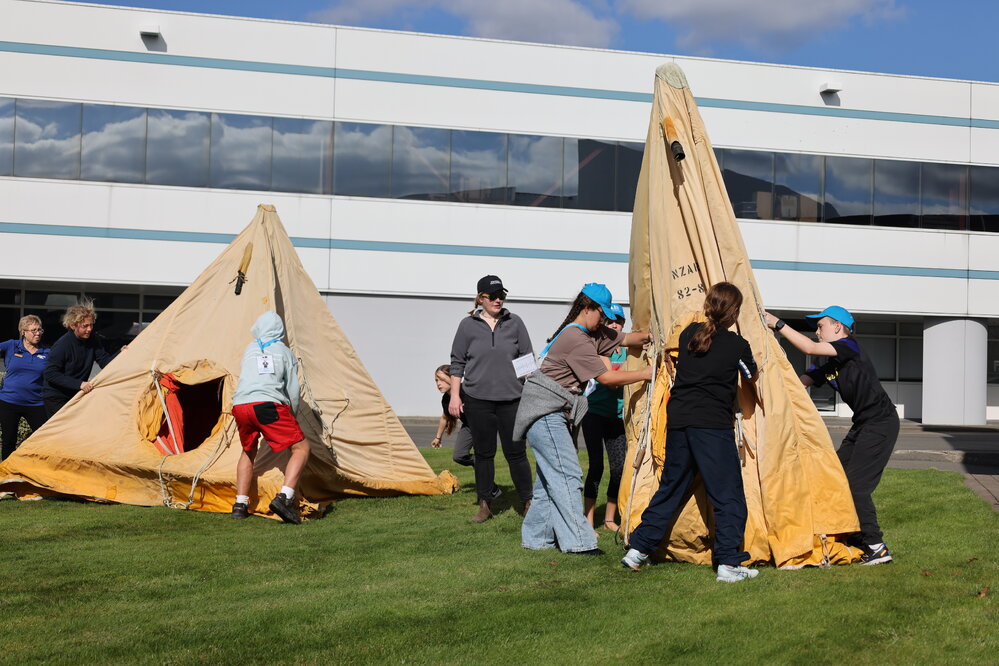 Young Inspiring Explorers race to pitch Antarctic tents (001)