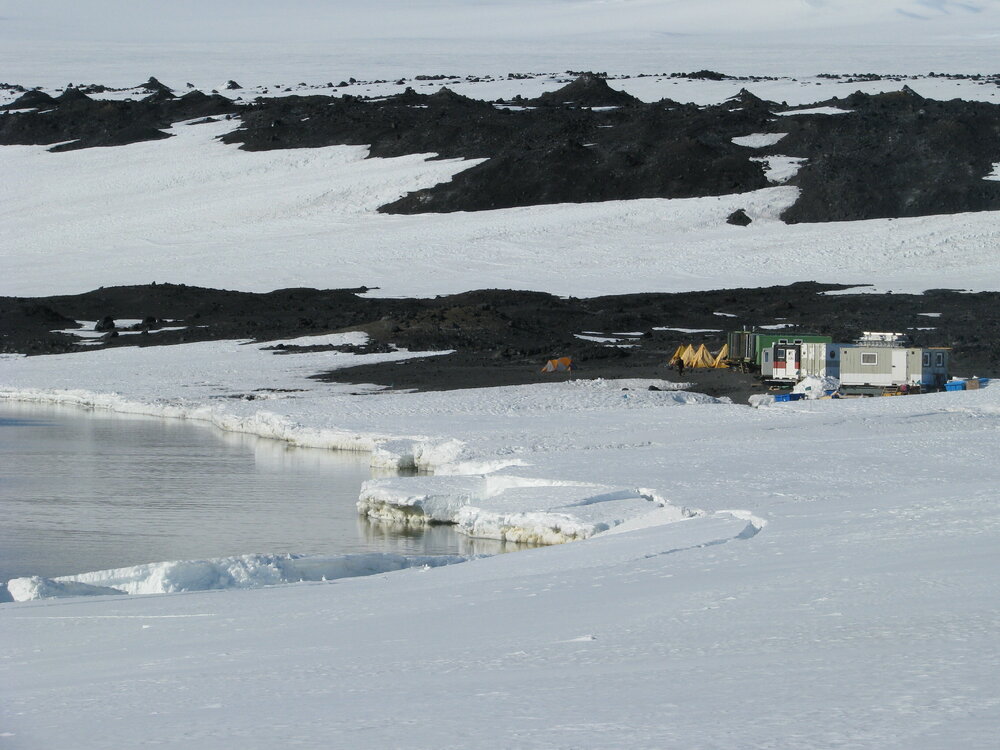 Cape Evans camp and Wannigans (001)