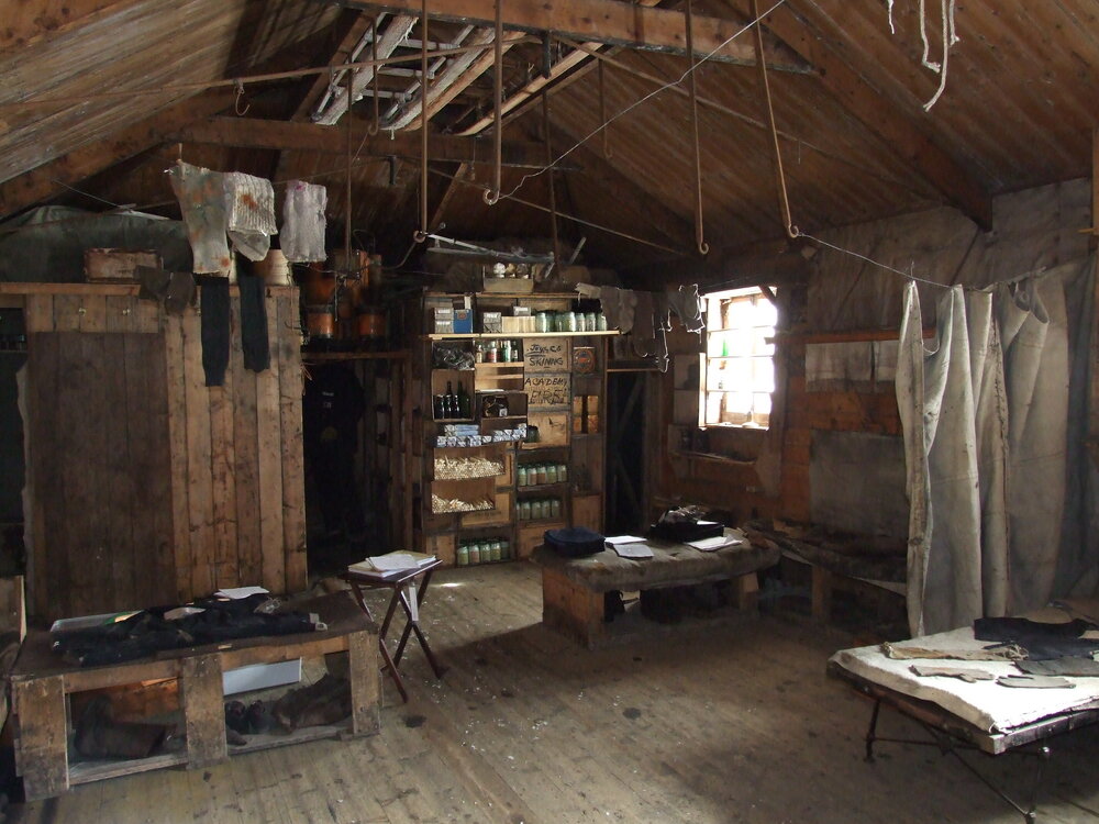 Northwest corner, Shackleton's 'Nimrod' hut 