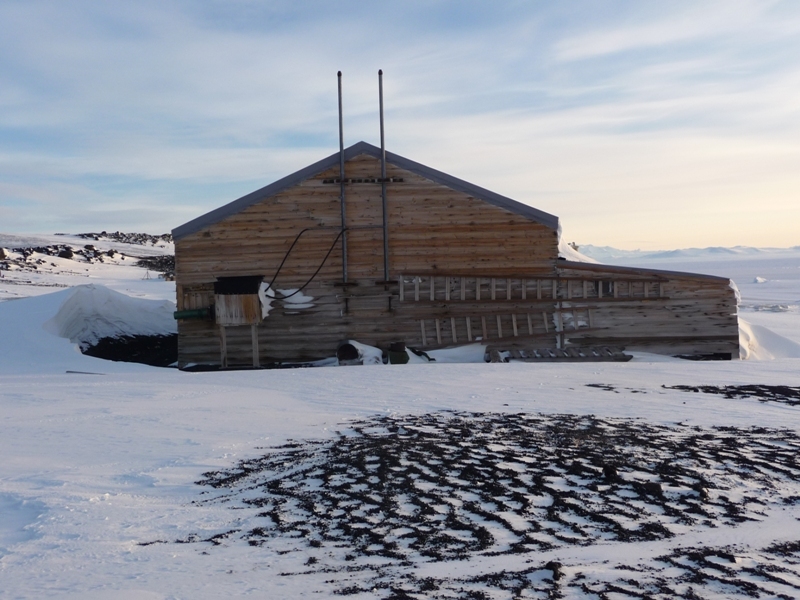2009-10 Scott's 'Terra Nova' hut inspection (Sept), exterior (001)