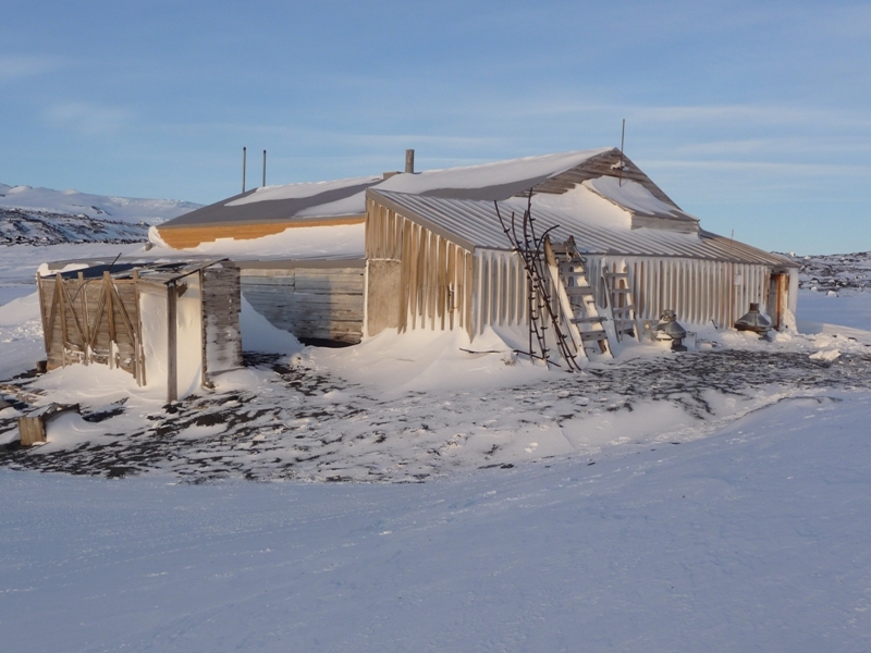 2009-10 Scott's 'Terra Nova' hut inspection (Sept), exterior (004)