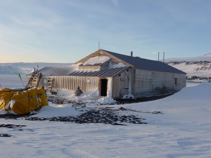 2009-10 Scott's 'Terra Nova' hut inspection (Sept), exterior (006)