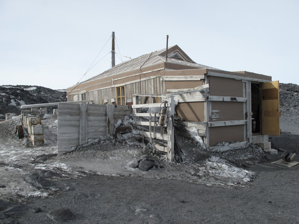 2009-10 Shackleton's 'Nimrod' hut inspection, exterior (003)