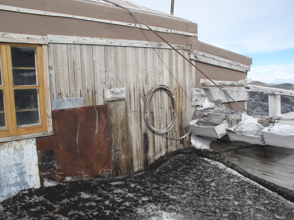 2009-10 Shackleton's 'Nimrod' hut inspection, exterior (007)
