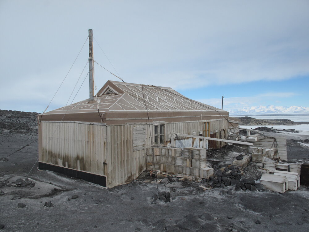 2009-10 Shackleton's 'Nimrod' hut inspection, exterior (008)