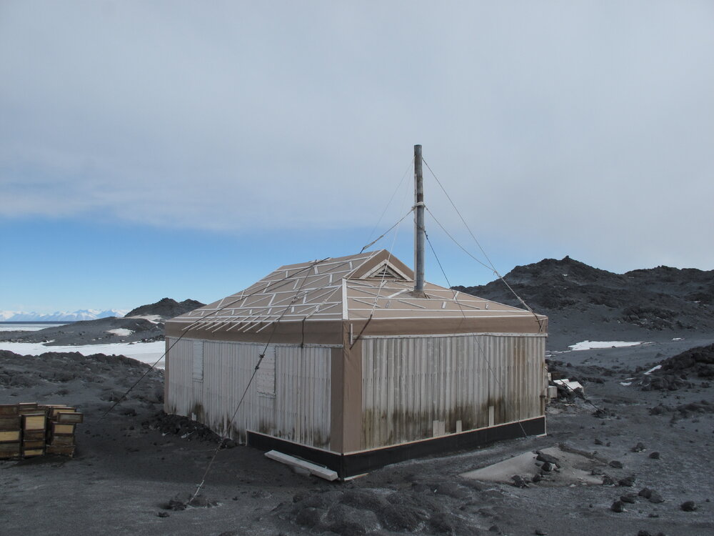 2009-10 Shackleton's 'Nimrod' hut inspection, exterior (010)
