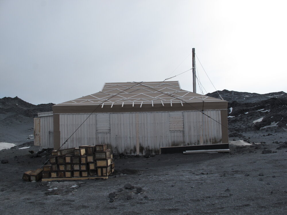 2009-10 Shackleton's 'Nimrod' hut inspection, exterior (011)