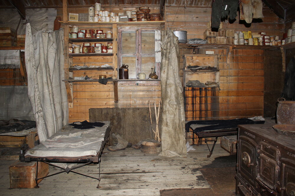 2021-22 Shackleton's 'Nimrod' hut inspection, interior (001)
