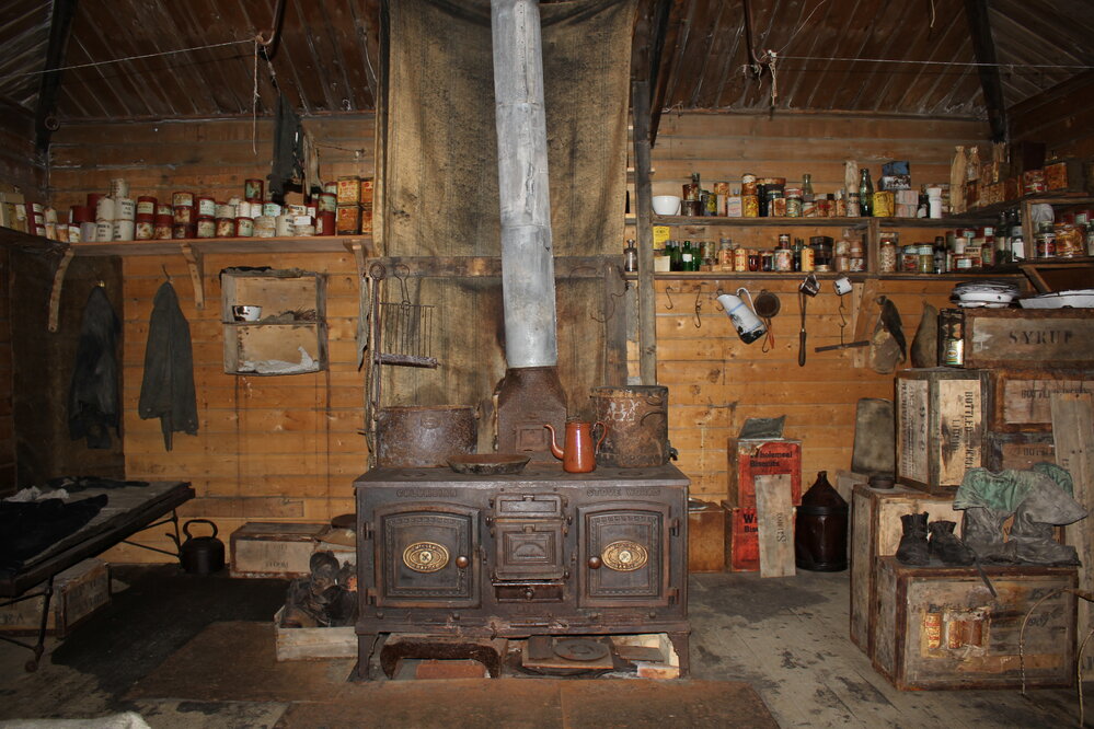 2021-22 Shackleton's 'Nimrod' hut inspection, interior (003)