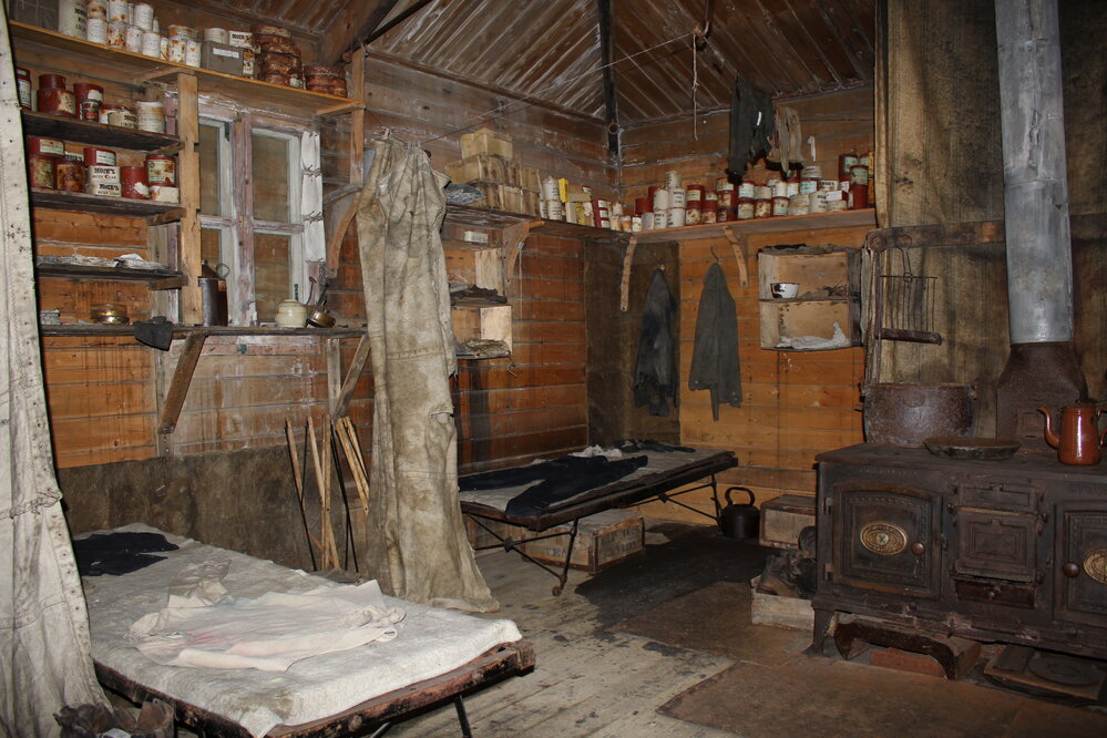 2021-22 Shackleton's 'Nimrod' hut inspection, interior (006)