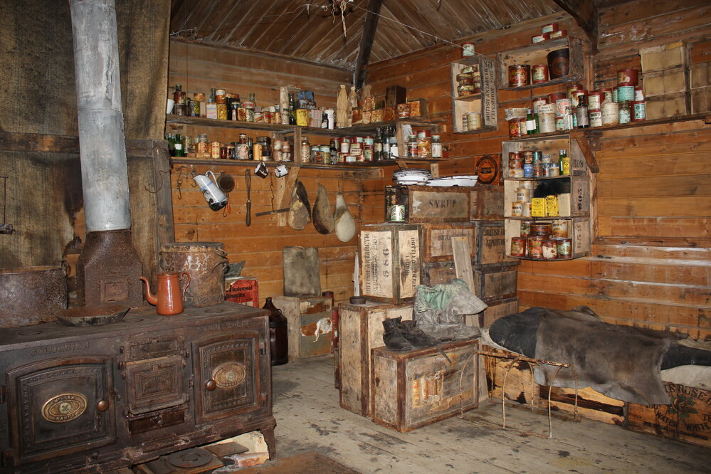 2021-22 Shackleton's 'Nimrod' hut inspection, interior (007)