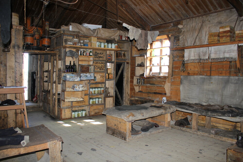 2021-22 Shackleton's 'Nimrod' hut inspection, interior (009)